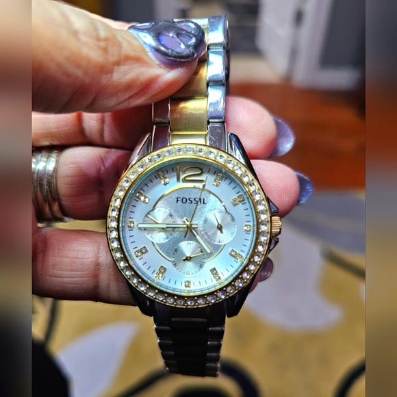 Fossil ES3204 Women's Riley Silver Dial Two Tone Steel Multifunction Watch - Picture 4 of 12